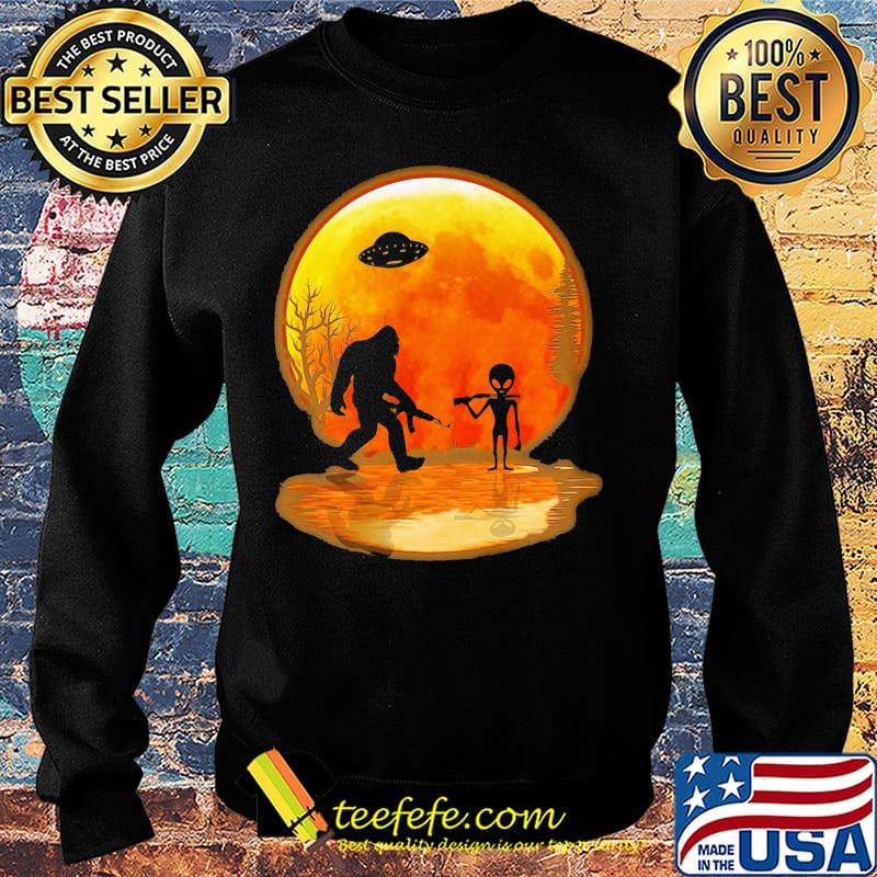 Bigfoot UFO hunter alien moon blood s Sweater Bigfoot UFO hunter alien moon blood s Sweater