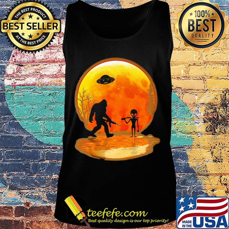 Bigfoot UFO hunter alien moon blood s Tank top Bigfoot UFO hunter alien moon blood s Tank top
