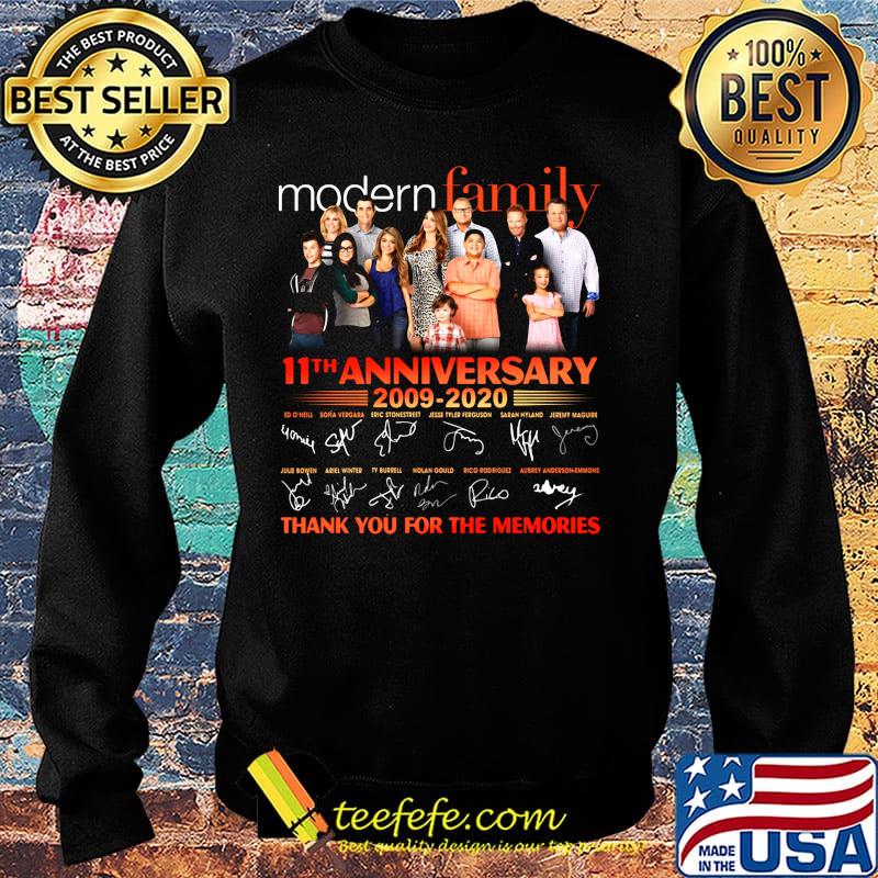 Modern family 11th anniversary 2009 2020 thank you for the memories signatures s Sweater Modern family 11th anniversary 2009 2020 thank you for the memories signatures s Sweater