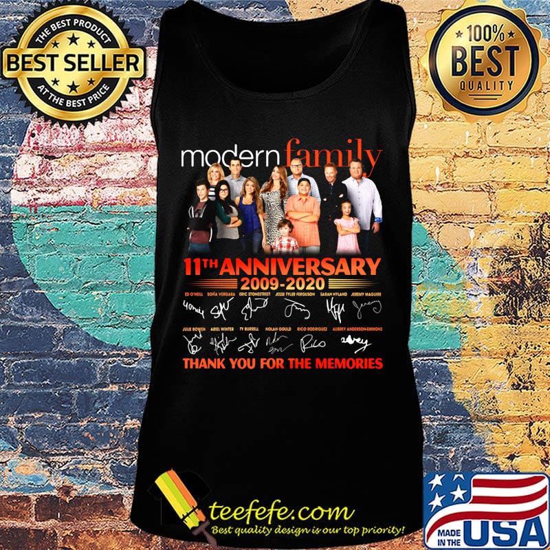 Modern family 11th anniversary 2009 2020 thank you for the memories signatures s Tank top Modern family 11th anniversary 2009 2020 thank you for the memories signatures s Tank top