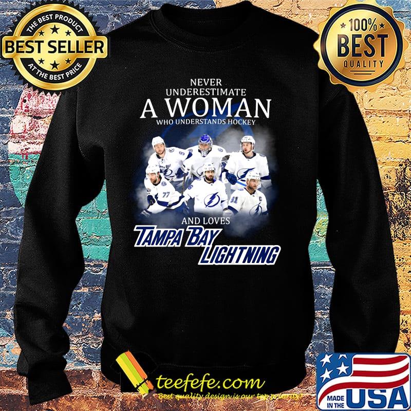 Never underestimate a woman who understands hockey and loves tampa bay lightning logo s Sweater Never underestimate a woman who understands hockey and loves tampa bay lightning logo s Sweater