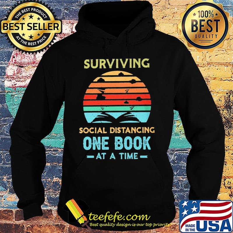 Surviving social distancing one book at a time vintage retro s Hoodie Surviving social distancing one book at a time vintage retro s Hoodie