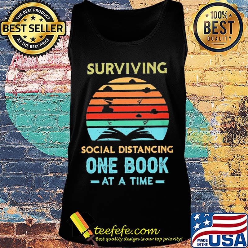 Surviving social distancing one book at a time vintage retro s Tank top Surviving social distancing one book at a time vintage retro s Tank top
