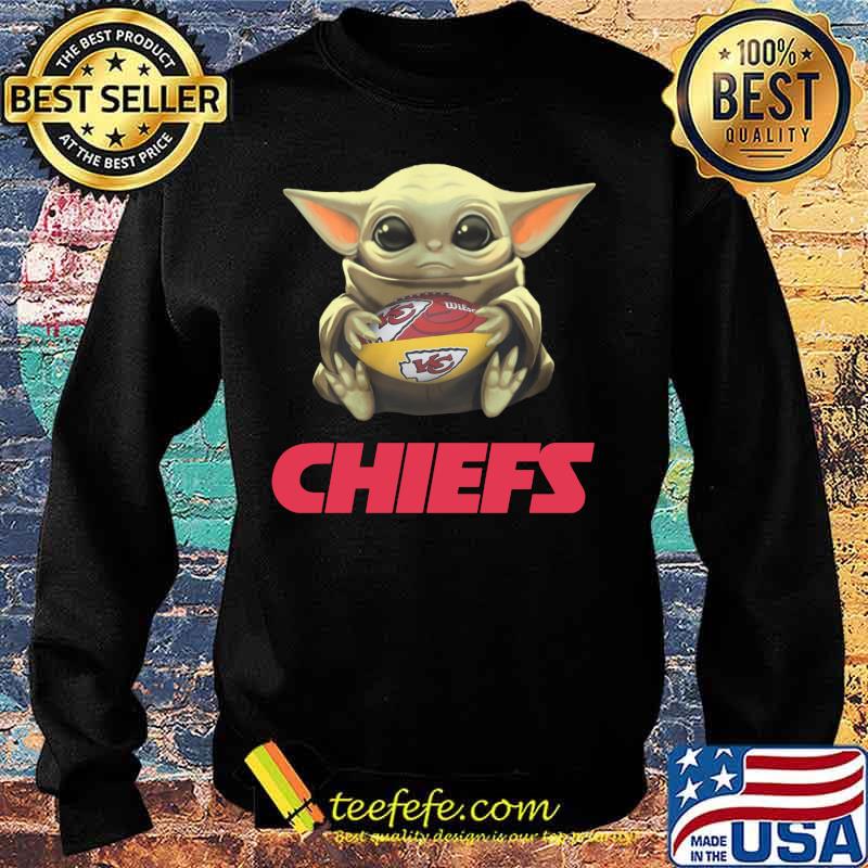 Baby yoda hug kansas city chiefs football s Sweater Baby yoda hug kansas city chiefs football s Sweater