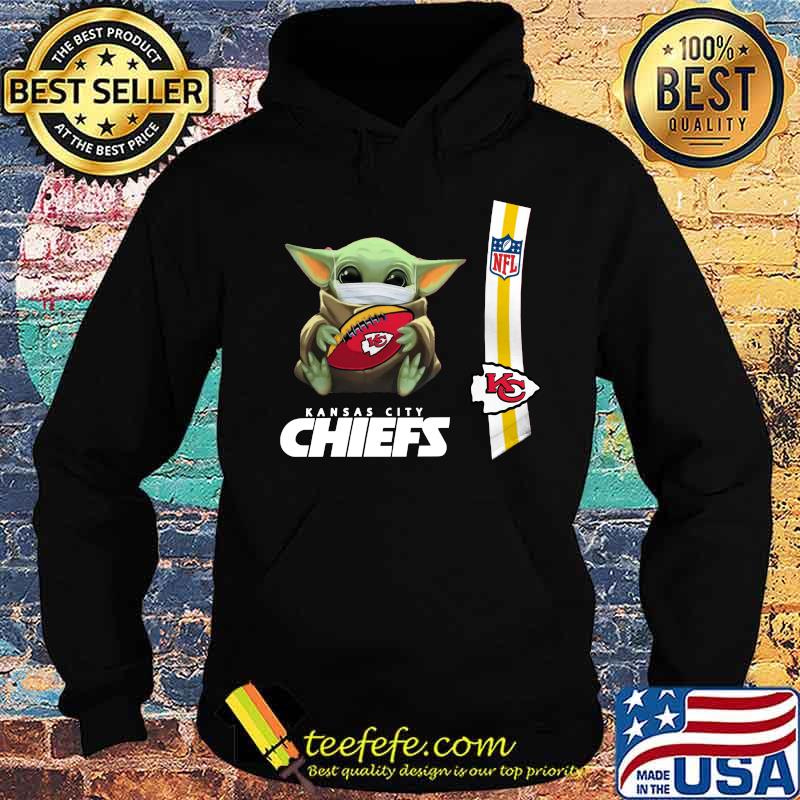 Baby yoda mask hug kansas city chiefs nfl s Hoodie Baby yoda mask hug kansas city chiefs nfl s Hoodie