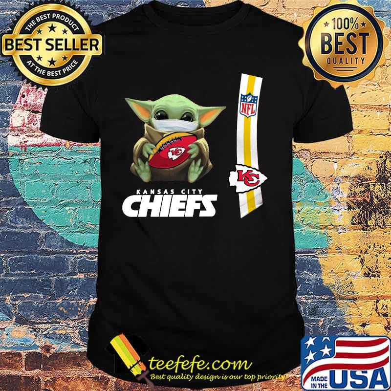 Baby yoda mask hug kansas city chiefs nfl shirt