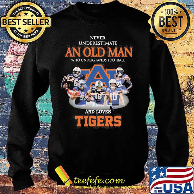 Never underestimate a woman who understands football and loves auburn tigers signatures s Sweater Never underestimate a woman who understands football and loves auburn tigers signatures s Sweater