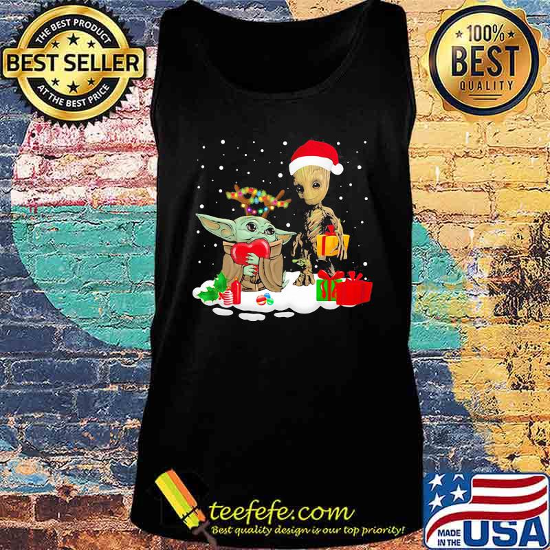 Merry christmas baby yoda hug heart and baby groot s Tank top Merry christmas baby yoda hug heart and baby groot s Tank top