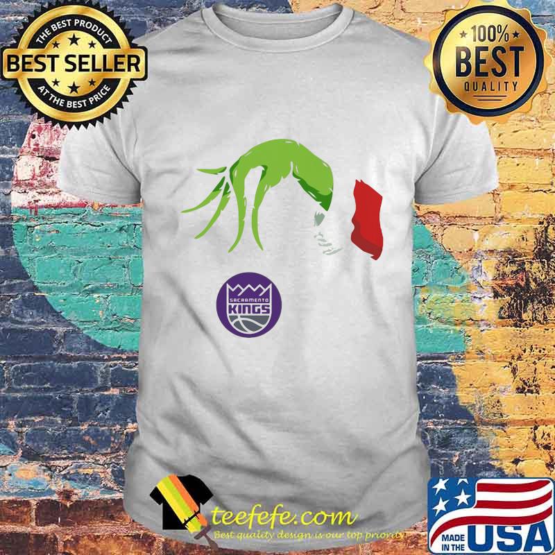 Merry christmas grinch holding sacramento kings logo shirt
