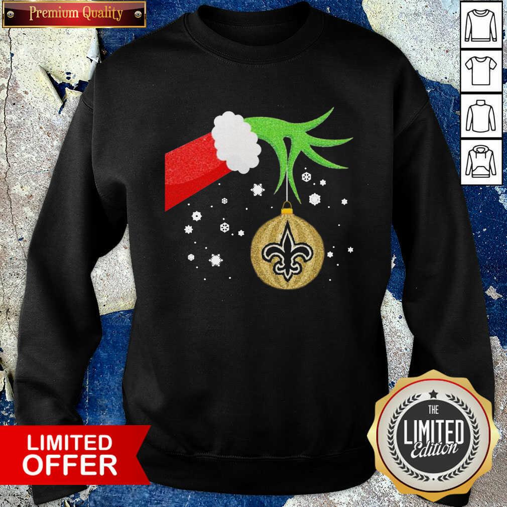 Top The Grinch Hand Holding Ornament New Orleans Saints Christmas Shirt