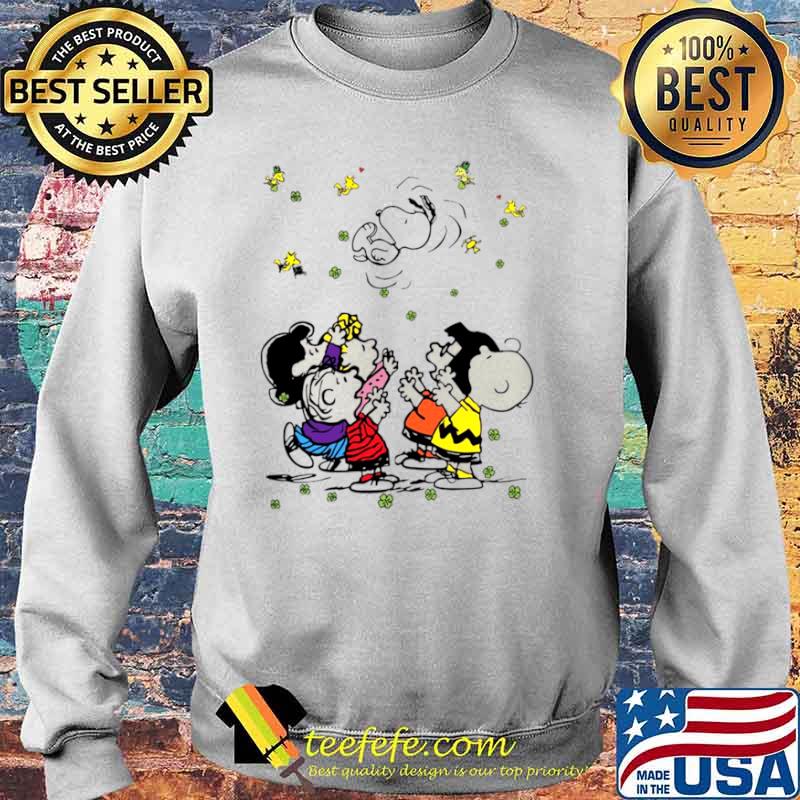 The Snoopy Woodstock And Friends Playing In Vacation 2021 Sweater The Snoopy Woodstock And Friends Playing In Vacation 2021 Sweater