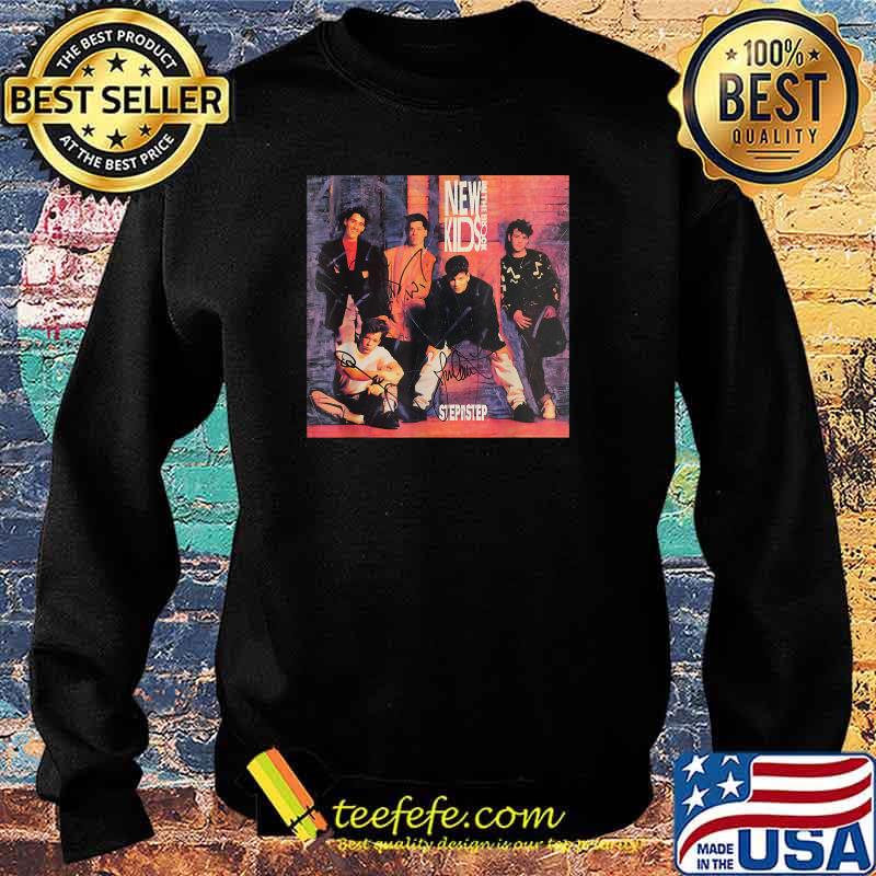 New Kids on the block step by step signatures Vintage T-Shirt Sweater New Kids on the block step by step signatures Vintage T-Shirt Sweater