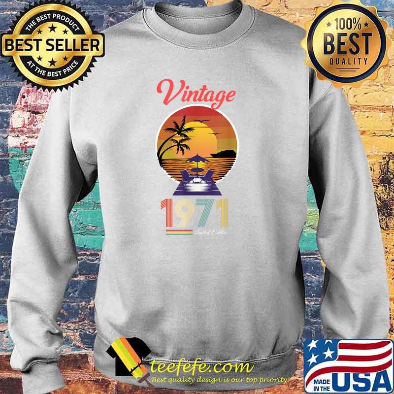 Vintage 1971 Sunshine Beach Retro T-s Sweater Vintage 1971 Sunshine Beach Retro T-s Sweater