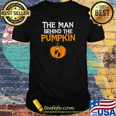 Mens Pregnancy Announcement Halloween The man behind the Pumpkin T-Shirt