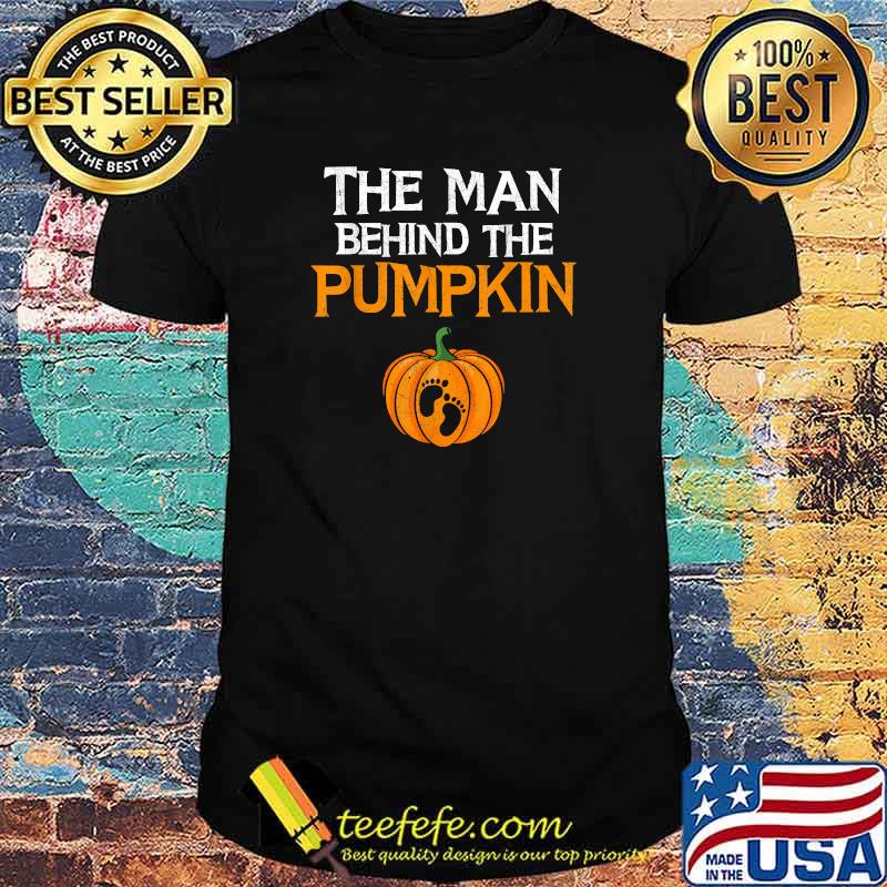 Mens Pregnancy Announcement Halloween The man behind the Pumpkin T-Shirt