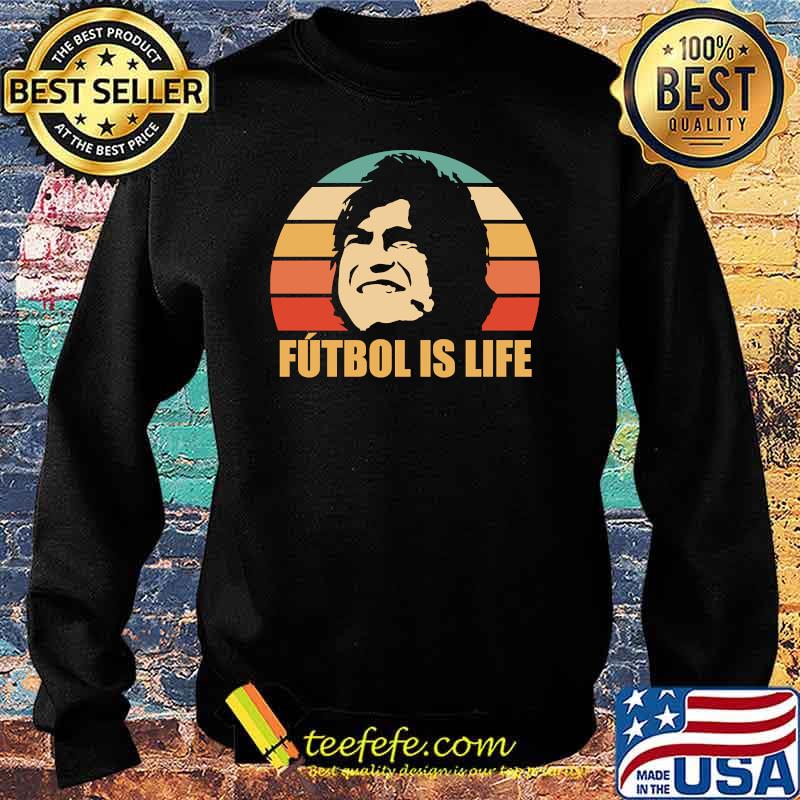 FUTBOL IS LIFE Essential vintage T-Shirt Sweater FUTBOL IS LIFE Essential vintage T-Shirt Sweater