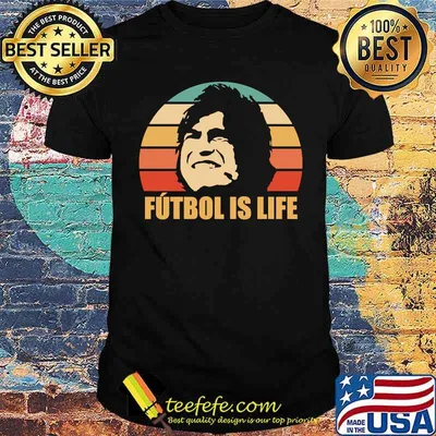 FUTBOL IS LIFE Essential vintage T-Shirt