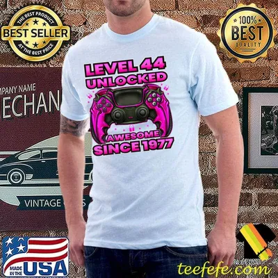 Level 44 Unlocked Awesome Since 1977 44th Birthday Gaming T-Shirt