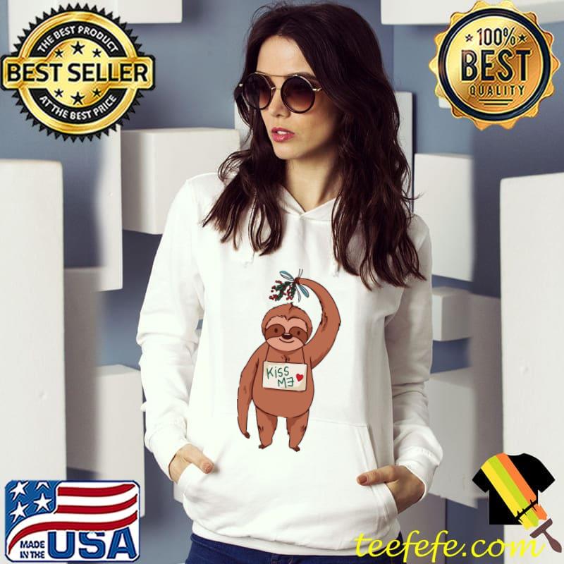 Merry Slothmas Christmas Mistletoe T-Shirt