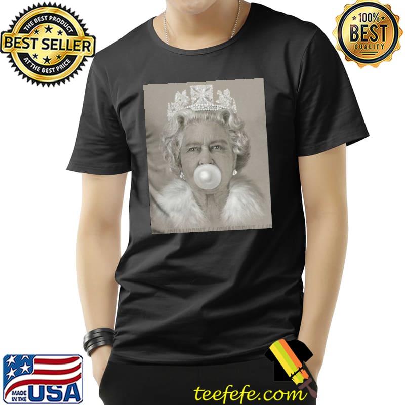 Queen Elizabeth II Blowing White Bubble Shirt Unisex Queen Elizabeth II Blowing White Bubble Shirt Unisex