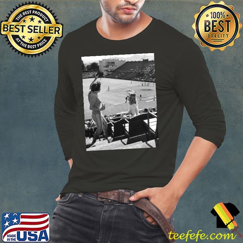 Sf Giants Fans Cheer Underwood A Shirt Sf Giants Fans Cheer Underwood A Shirt