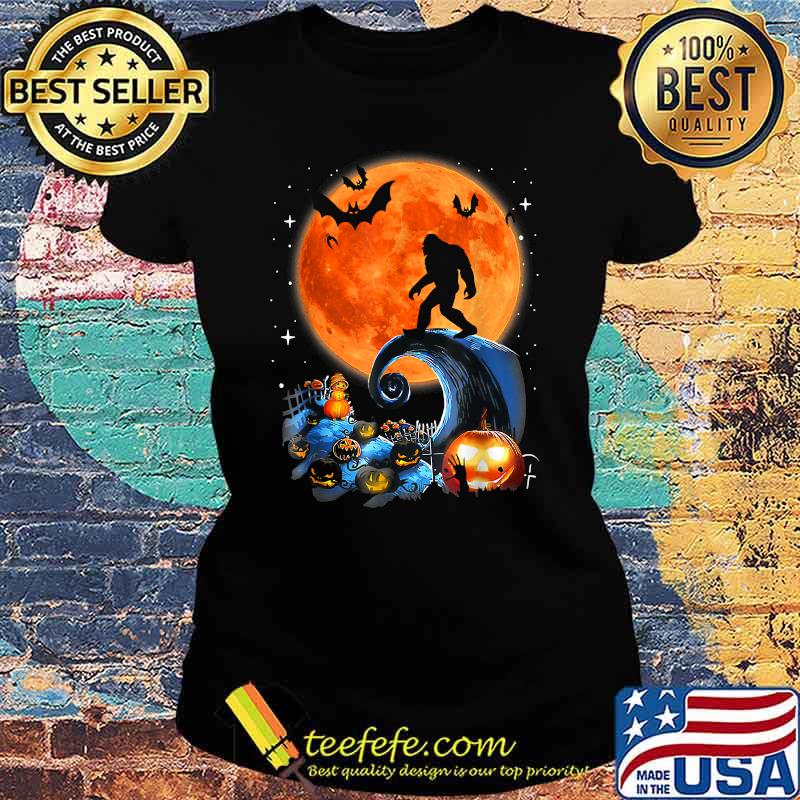 Vintage Halloween Scary Bigfoot Witch Hat Moon Witchy T-Shirt Ladies tee Vintage Halloween Scary Bigfoot Witch Hat Moon Witchy T-Shirt Ladies tee