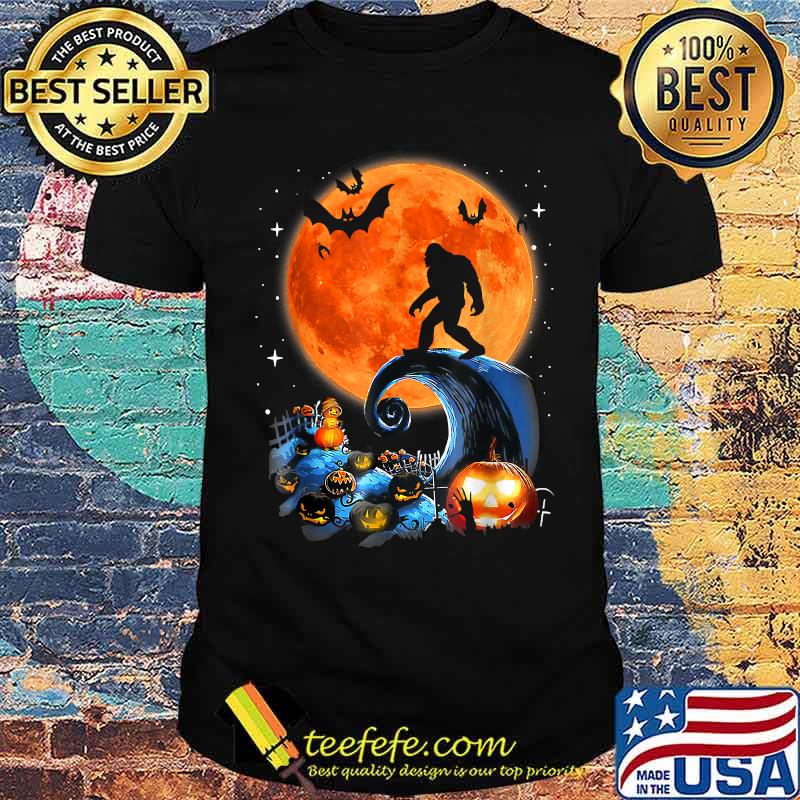 Vintage Halloween Scary Bigfoot Witch Hat Moon Witchy T-Shirt