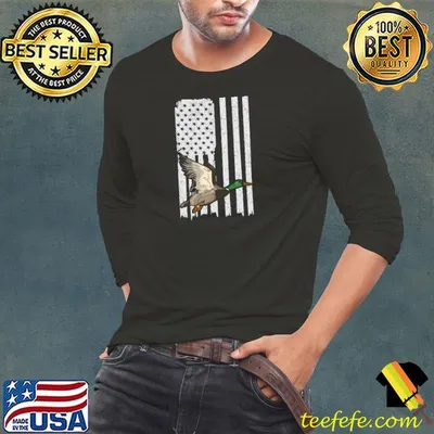 Awesome waterfowl Hunting Design for a Duck Hunter T-shirt