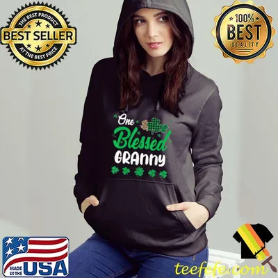 Awesome One Blessed Granny Leopard Plaid Shamrock Patrick's Day Clov T-Shirt