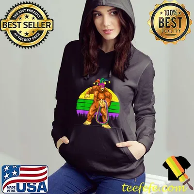 Bigfoot Mardi Gras Sasquatch Jester Hat Funny Men Women T-Shirt