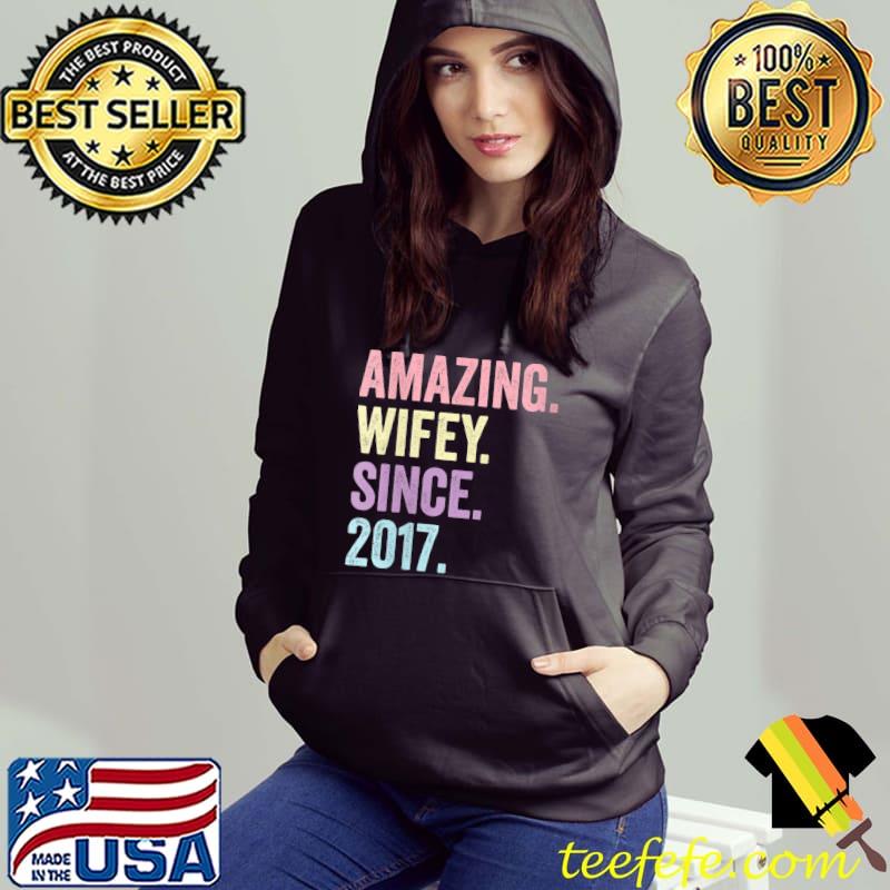 Official Amazing Wifey Since 2017 5th wedding anniversary 5 years T Shirt