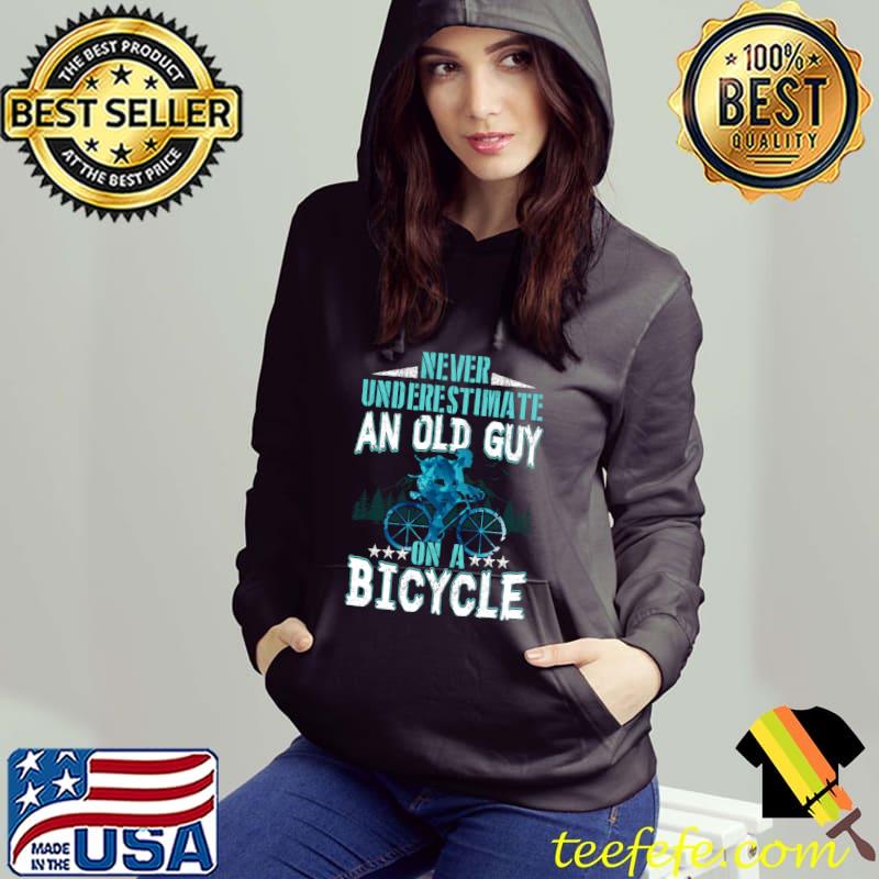 Original An Old Guy On A Bicycle Cycling Vintage Never Underestimate T-Shirt