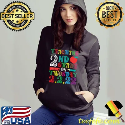 Original Teaching 2nd Grade On Twosday 2222 T-Shirt
