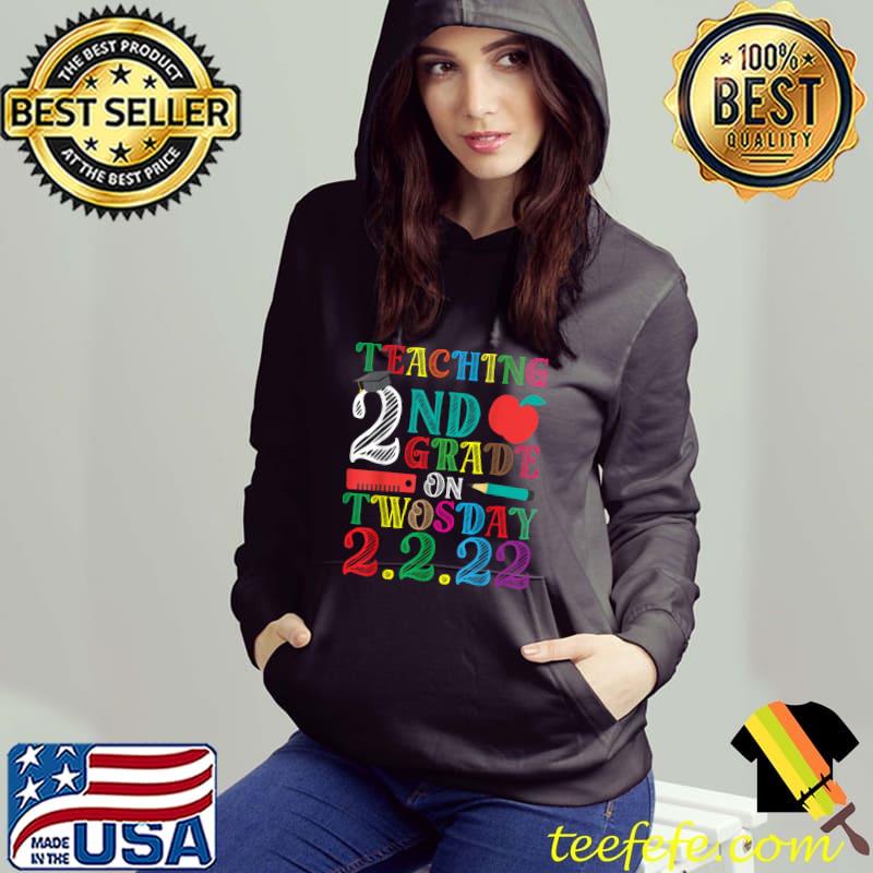 Original Teaching 2nd Grade On Twosday 2222 T-Shirt