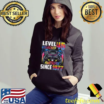 Level 45 Unlocked Awesome Since 1977 45th Birthday Gaming T-Shirt