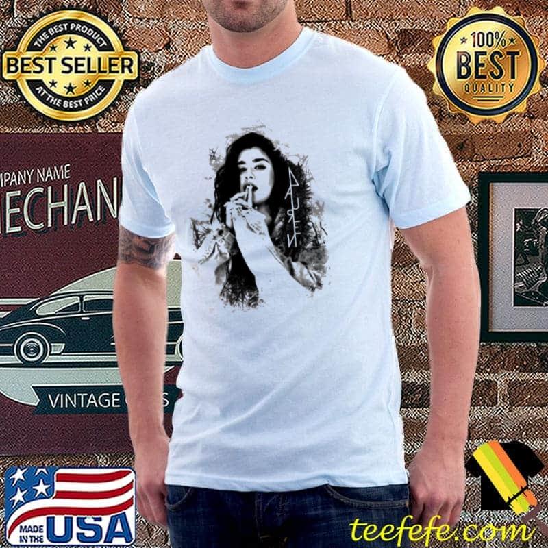 Lauren jaureguI black and white portrait shirt