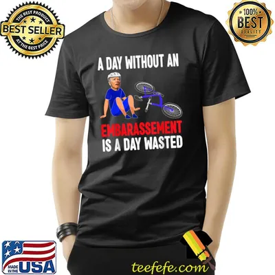 Funny Biden Falling Off Bike Biden Falls Off Bike Biden Meme T-Shirt