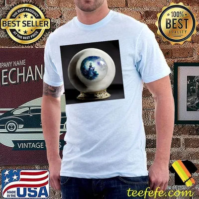 Porcelain visions of the past T-Shirt
