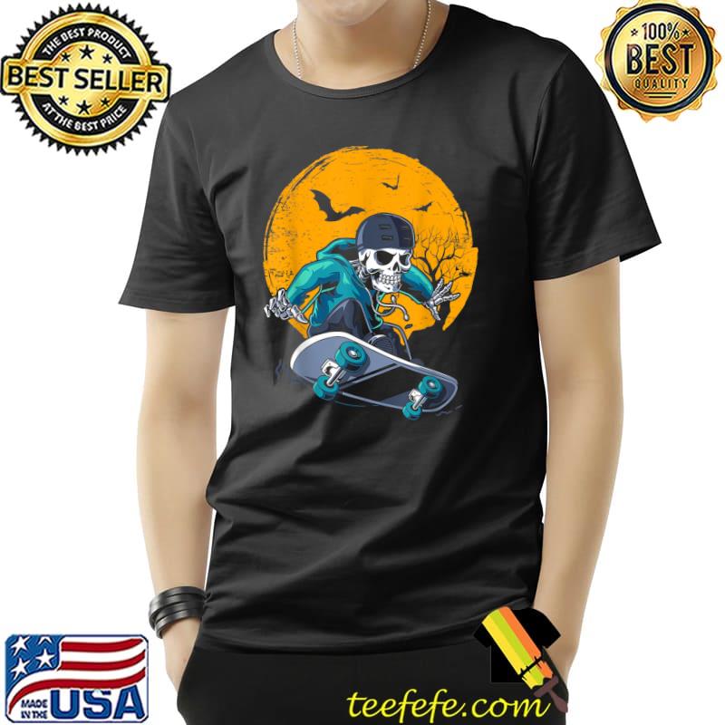 A Skeleton Skateboard Playing Cruiser Skateboard Pumpkins Moon Bats T-Shirt
