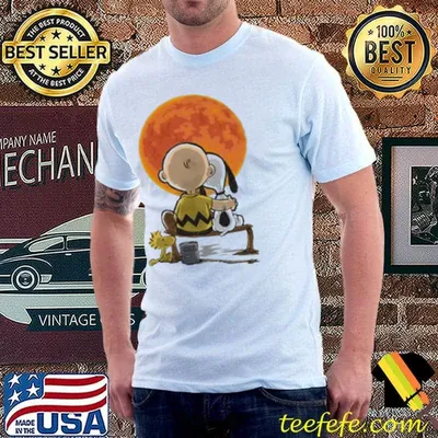 Peanuts Snoopy Charlie brown Woodstock under full moon Charlie brown halloween classic shirt