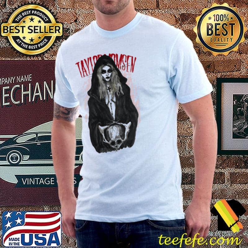 Taylor michel momsen holding a skull the pretty reckless shirt