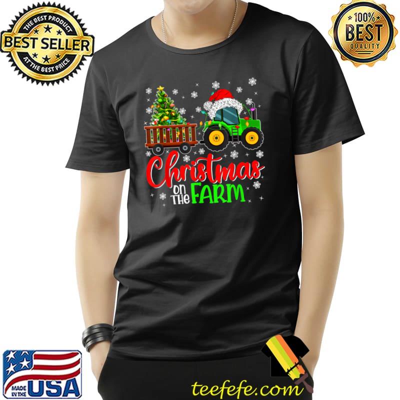 Country Christmas Tree Christmas On Farm Xmas Truck Santa Hat Farmer T-Shirt