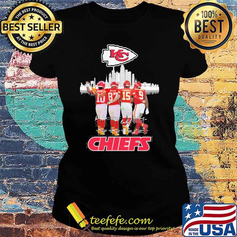 Patrick Mahomes KANSAS CITY CHIEFS WATER COLOR PIXEL ART 10 Kids T-Shirt