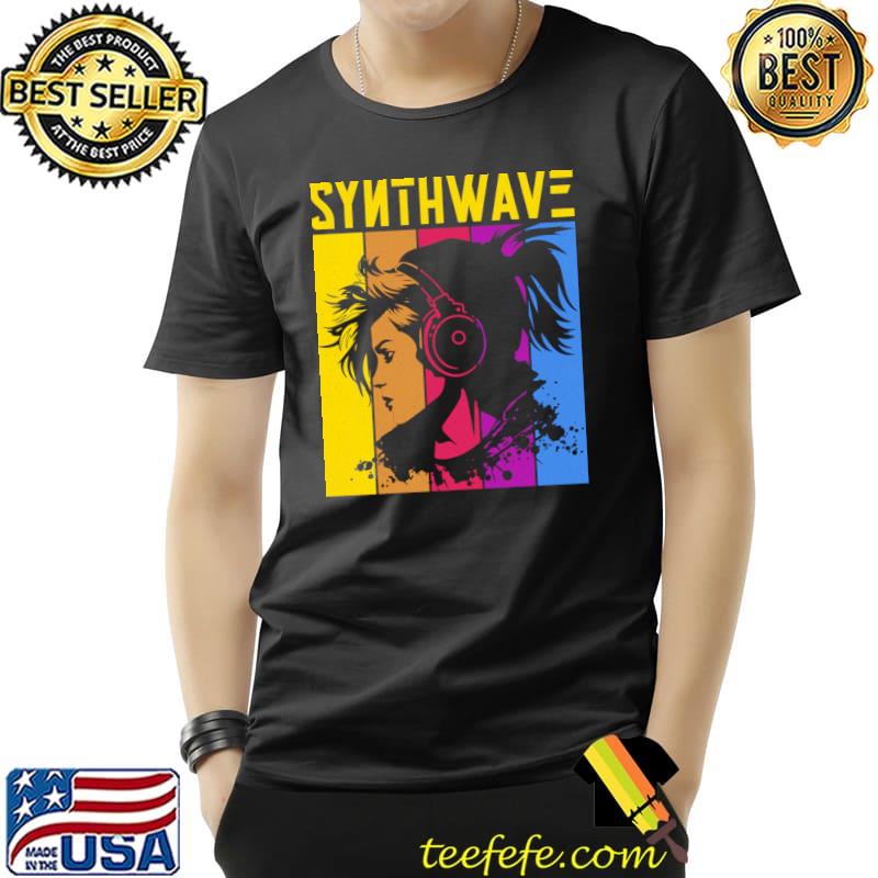 Synthwave girl with headphones electronic dance music lover retro T-Shirt