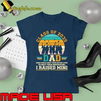Proud dad of a class of 2035 graduate raised mini vintage T-Shirt