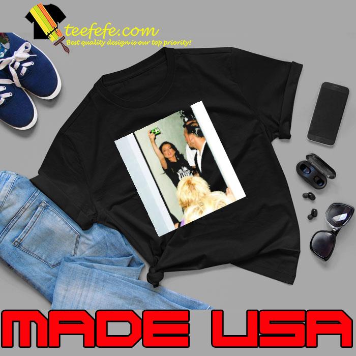 Notgwendalupe Lindsay Lohan Taking Pictures Of Paparazzis With A Disposable Camera 2004 Shirt Unisex Notgwendalupe Lindsay Lohan Taking Pictures Of Paparazzis With A Disposable Camera 2004 Shirt Unisex