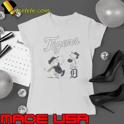Charlie Brown And Snoopy Playing Baseball Detroit Tigers Mlb 2023 shirt