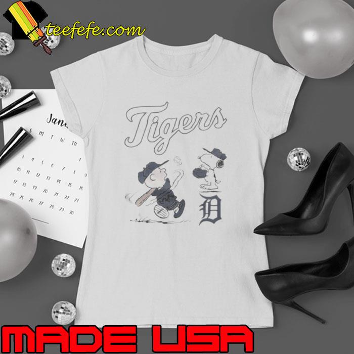 Charlie Brown And Snoopy Playing Baseball Detroit Tigers Mlb 2023 shirt