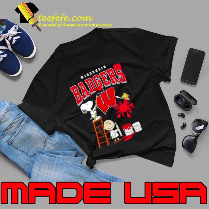 The Peanuts Charlie Snoopy and Woodstock Wall paint Wisconsin Badgers shirt