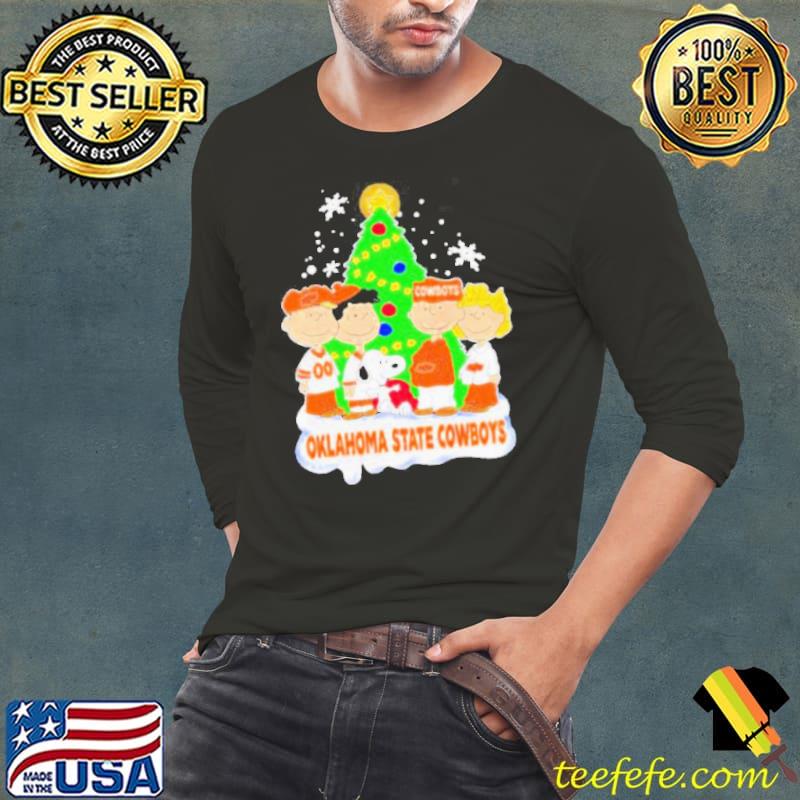 Happy Merry Christmas Peanuts Christmas tree Oklahoma State Cowboys football logo new 2023 s Long Sleeve Tee Happy Merry Christmas Peanuts Christmas tree Oklahoma State Cowboys football logo new 2023 s Long Sleeve Tee